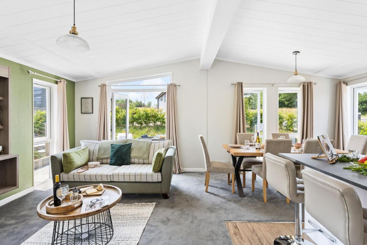 Rose Lodge, 21 Roadford Lake Lodges Lifton Exteriör bild
